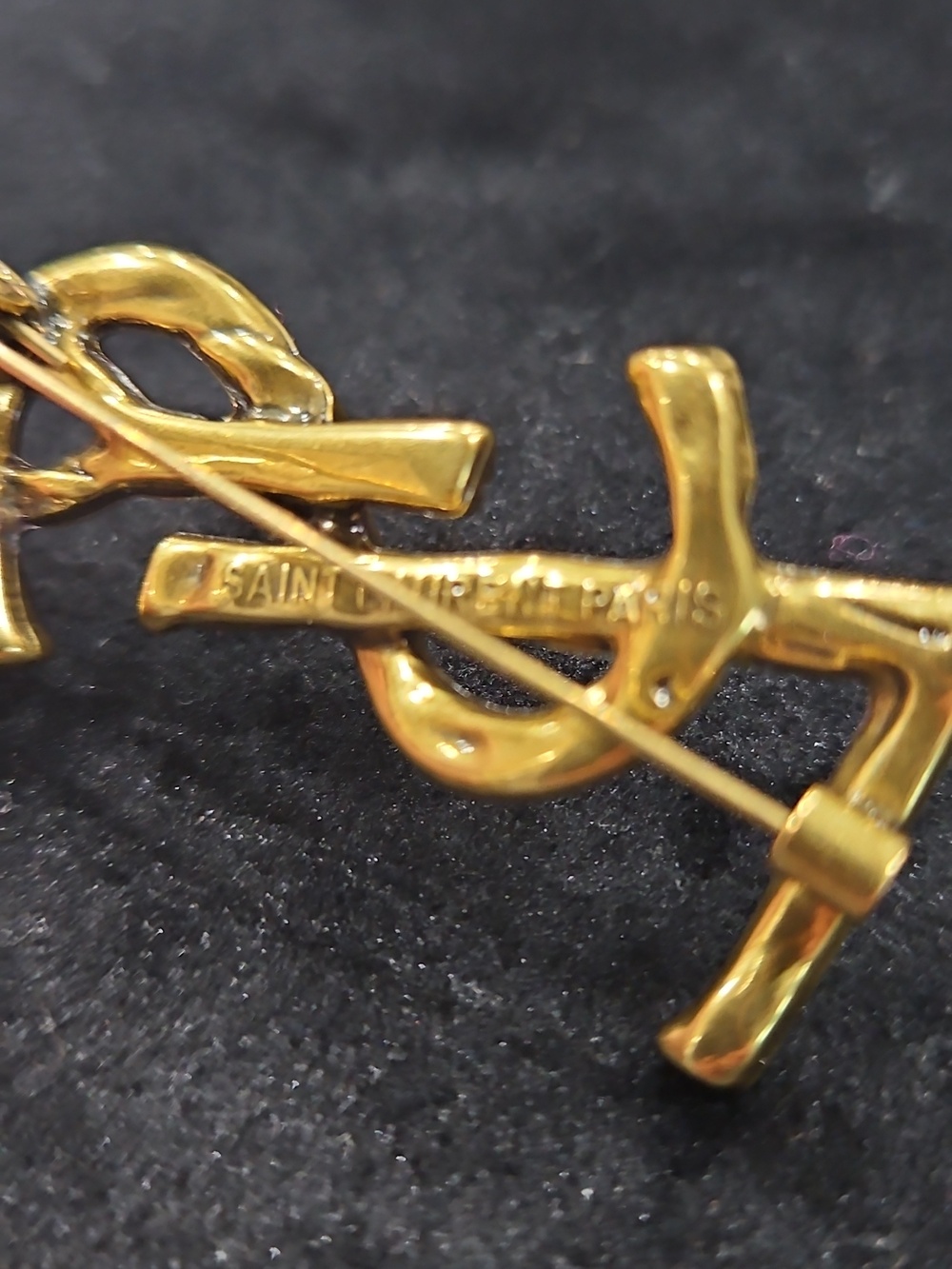 Fashion Gold Logo Brooch - Picture 3 of 3